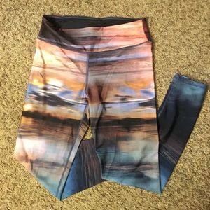 American Eagle hi rise sunset printed leggings